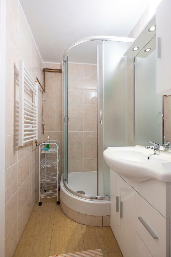 Newly Renovated Studio With Air Conditioner & Free Parking Любляна Екстер'єр фото