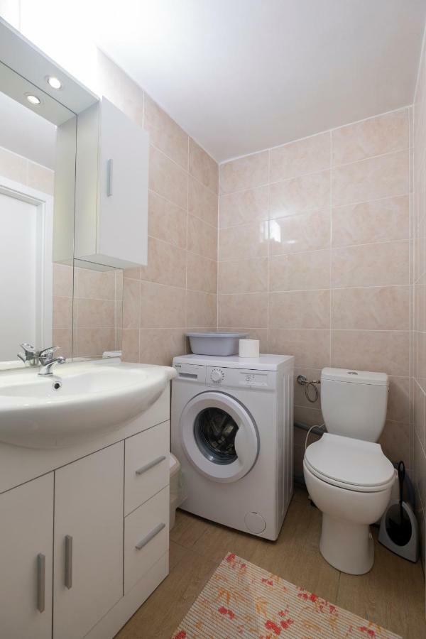 Newly Renovated Studio With Air Conditioner & Free Parking Любляна Екстер'єр фото